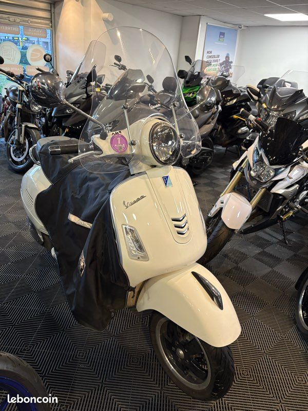 Piaggio Vepsa Gts 300 HYPER SPORT GARANTIE 3 MOIS